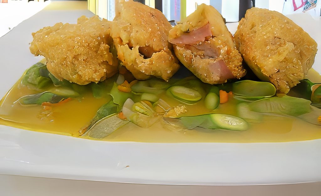 CROCCHETTE DI FIORI DI ZUCCA CON ASPARAGI SU VELLUTATA ALLO ZAFFERANO 
