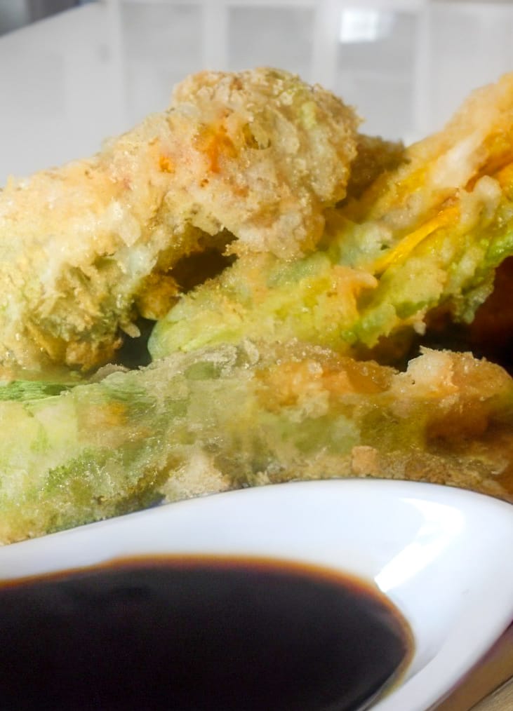 Tempura di Fiori di Zucca al Caprino