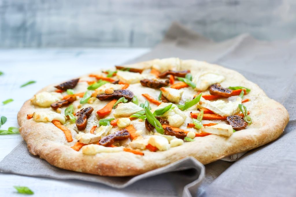PIZZA INTEGRALE CON ZUCCA,FICHI SECCHI E FORMAGGIO DI CAPRA
