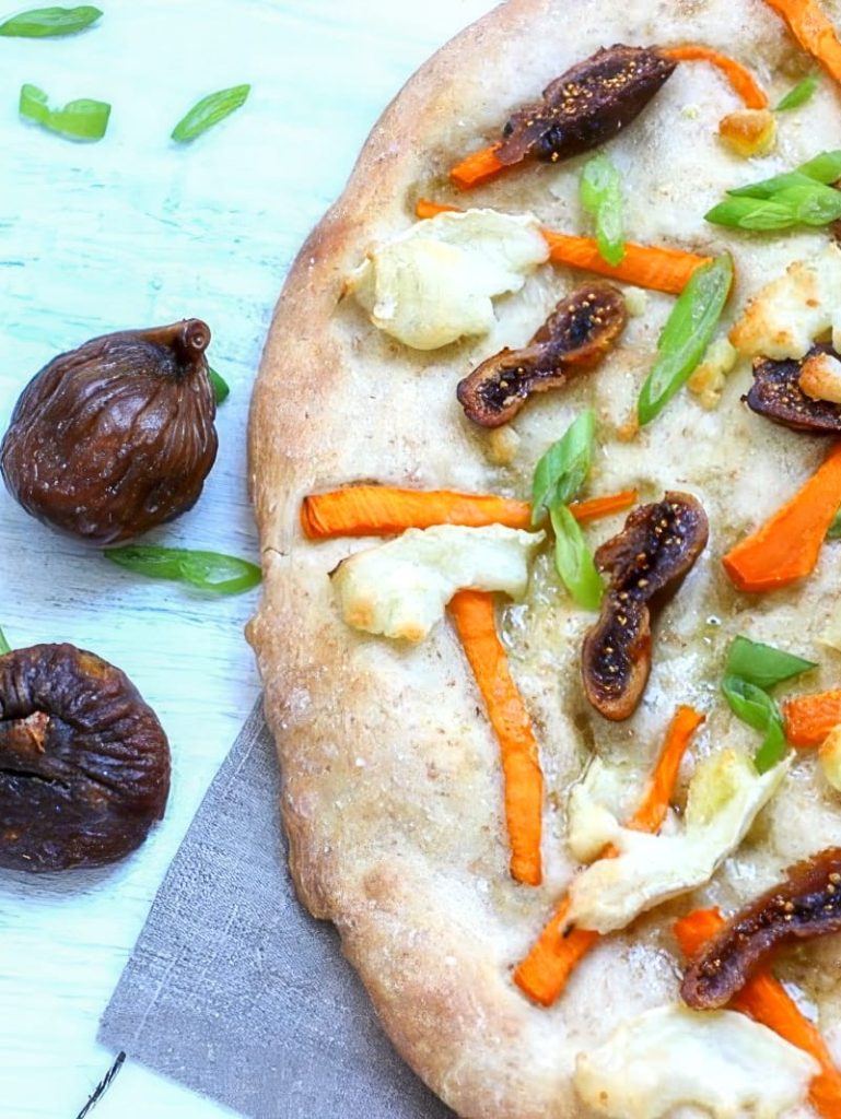 PIZZA INTEGRALE CON ZUCCA,FICHI SECCHI E FORMAGGIO DI CAPRA