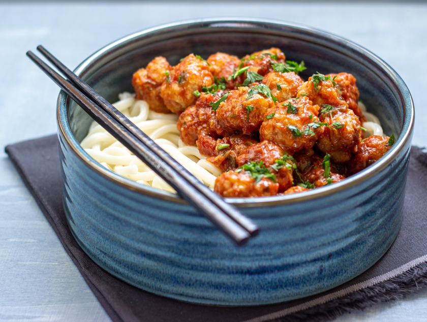 UDON CON POLPETTE DI POLLO UDON CON POLPETTE DI POLLO