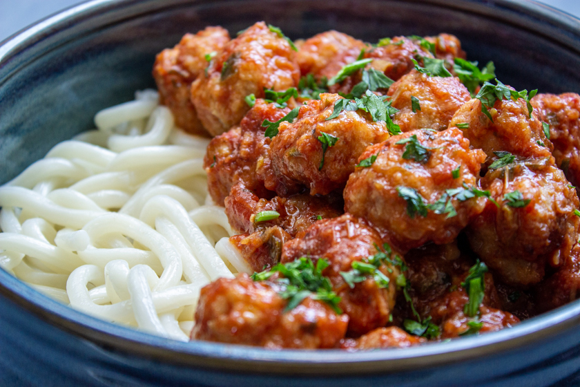 UDON CON POLPETTE DI POLLO UDON CON POLPETTE DI POLLO