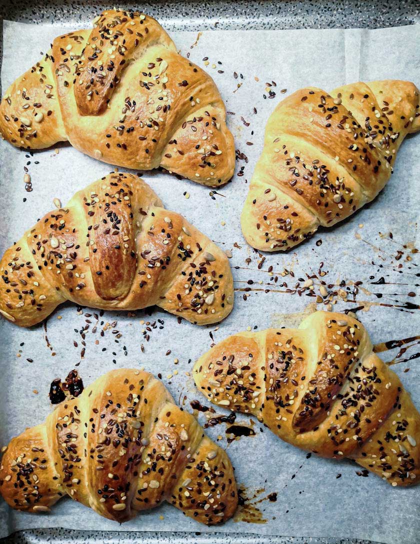 CROISSANT AI CEREALI SFOGLIATI DI IGINIO MASSARI CROISSANT AI CEREALI SFOGLIATI DI IGINIO MASSARI