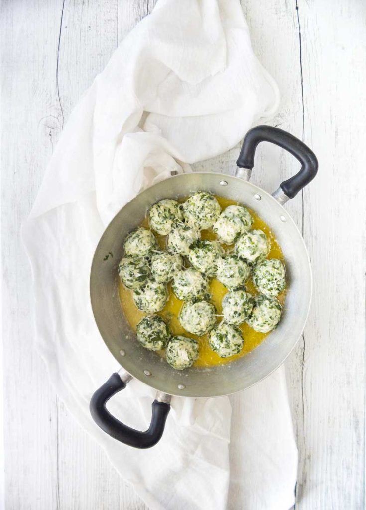 GNUDI CON FARINACCIO