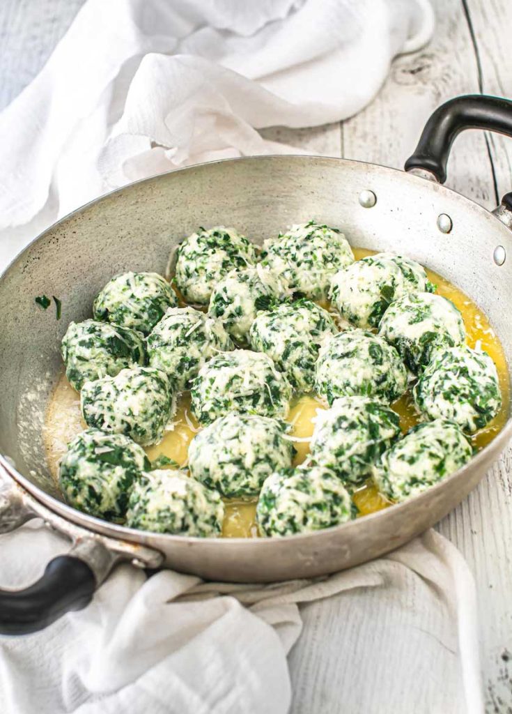 GNUDI CON FARINACCIO