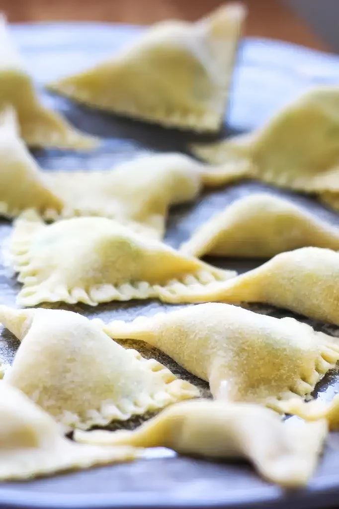 Ricetta Ravioli di Caprino e Porro-particolare dei porri crudi