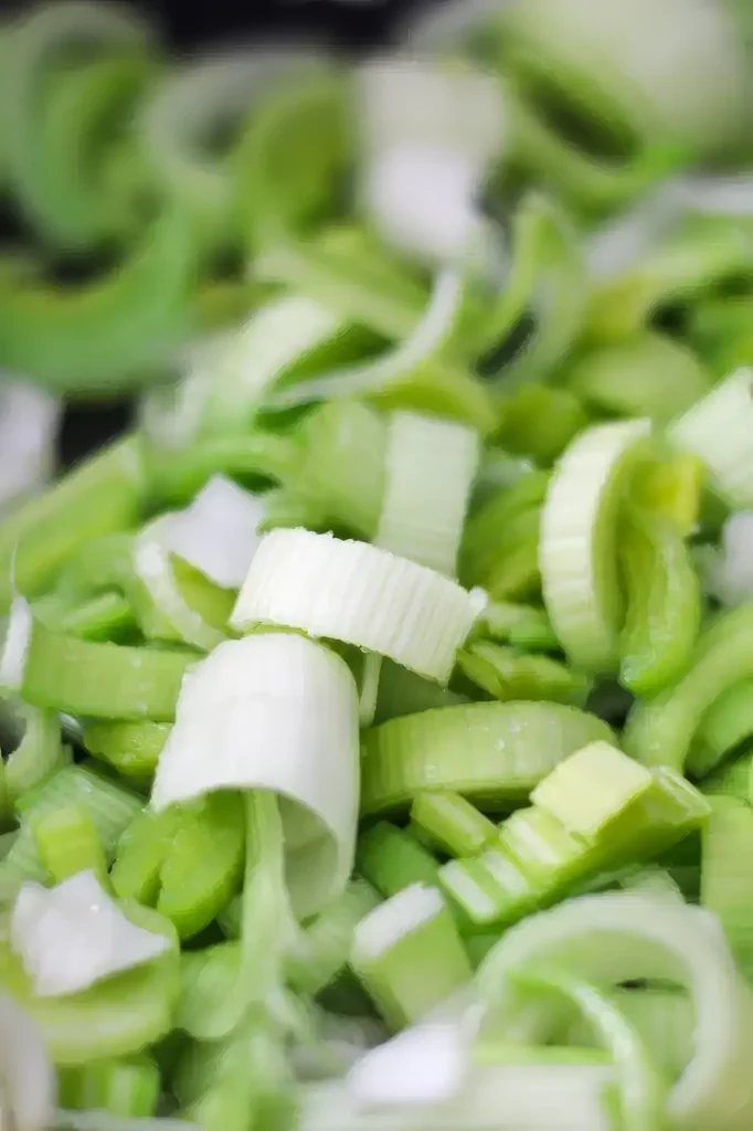 Ricetta Ravioli di Caprino e Porro